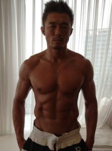 Йошихиро Акияма сбрасывает вес до 77 кг